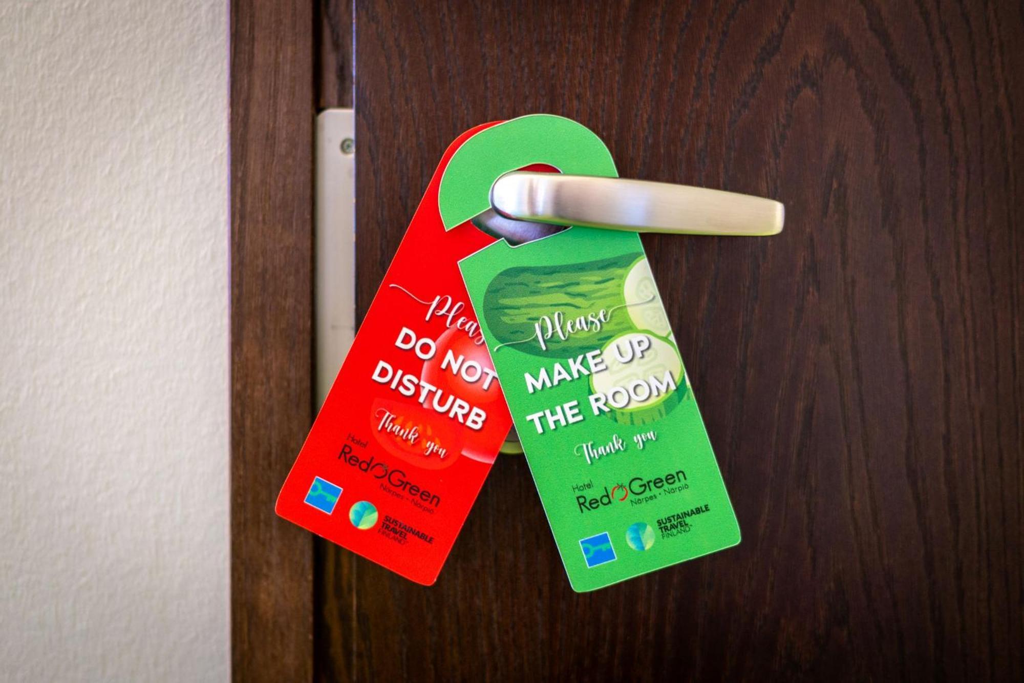Hotel Red & Green Narpio Bagian luar foto