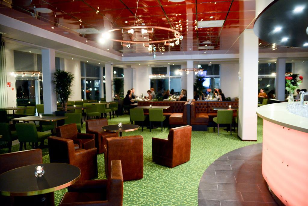 Hotel Red & Green Narpio Bagian luar foto