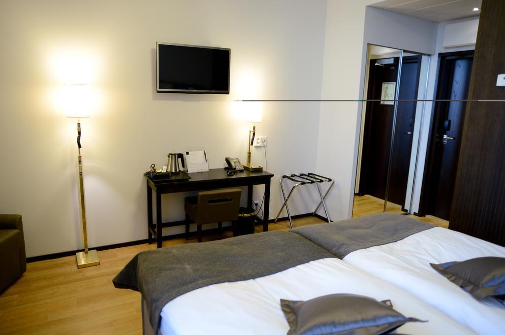 Hotel Red & Green Narpio Bagian luar foto