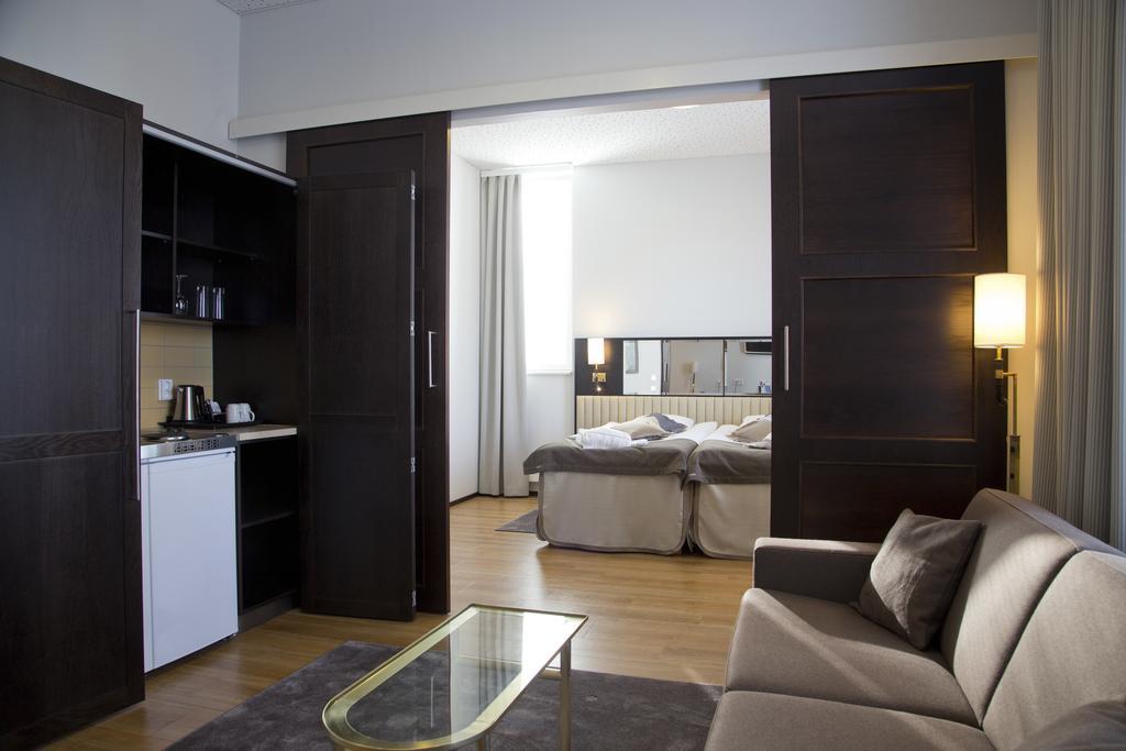 Hotel Red & Green Narpio Bagian luar foto